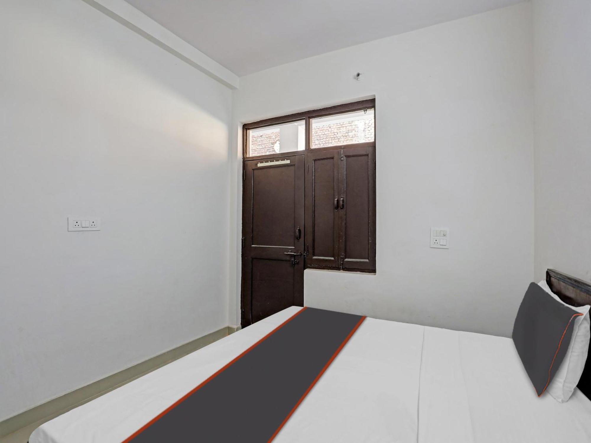 Spot On Mt White House Hotel Badarpur  Exterior photo